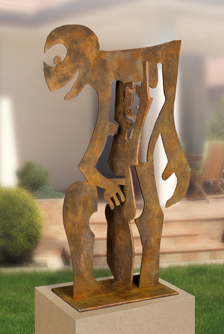 Bronzefigur Mensch mit Mensch von Guido Häfner