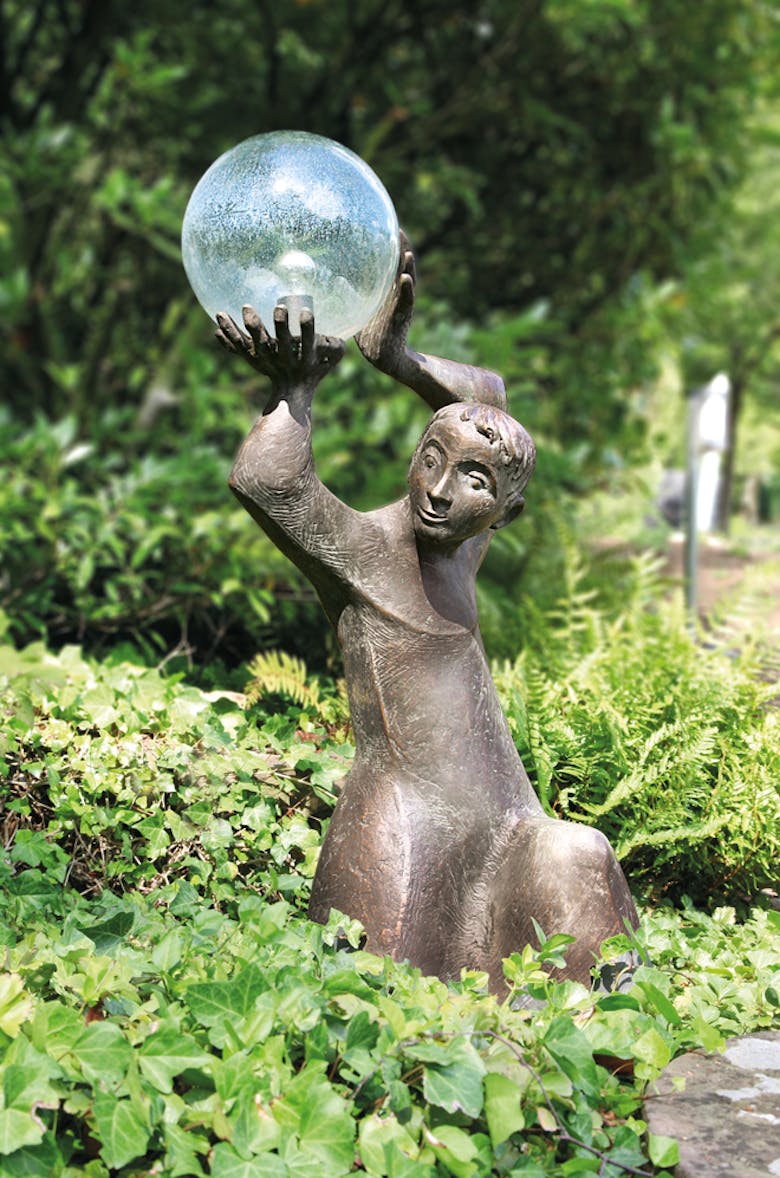 Bronzefigur Lichtträger von Emil Jo Homolka
