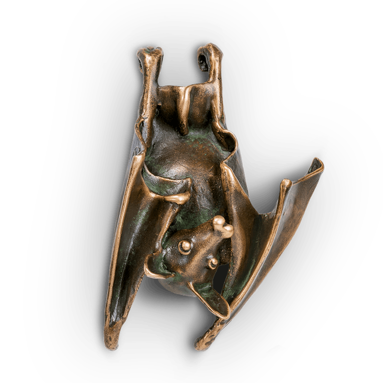 Bronzefigur Fledermaus Adele von Atelier Strassacker