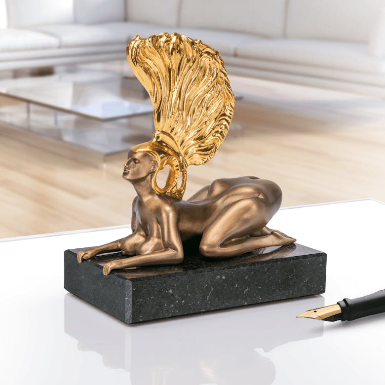 Bronzefigur »Die Sphinx mit dem Goldhelm – Miniatur« von Prof. Ernst Fuchs