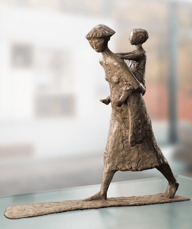 Bronze sculpture Huckepack by Manfred Welzel for sale