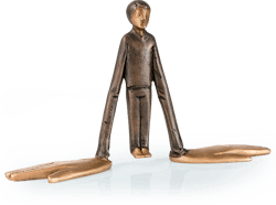 Bronzefigur Mani grandi von Ivan Lardschneider