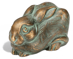Bronzefigur «Kaninchen, ängstlich» aus dem Atelier Strassacker