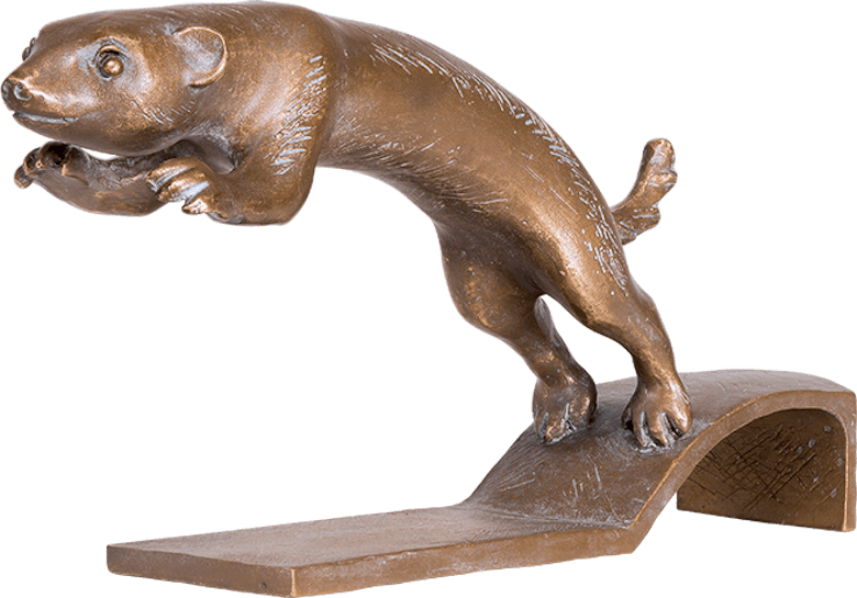 Bronzefigur Wiesel, springend von Atelier Strassacker