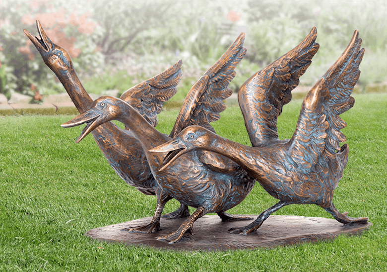 Bronzefigur Gänsegruppe von Atelier Strassacker