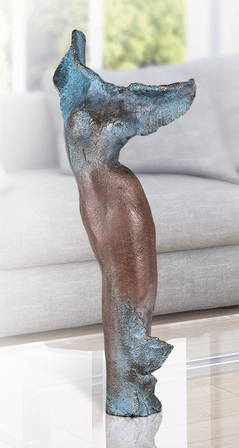 Bronzefigur Nike von Maria-Luise Bodirsky