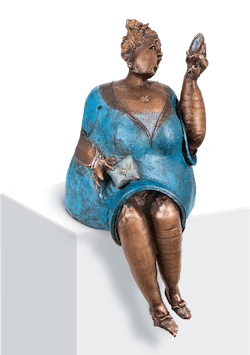 Bronzefigur Koketa von Eva Roucka