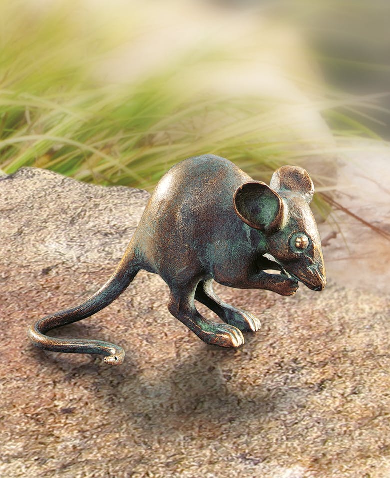 Bronzefigur Maus, fressend von Atelier Strassacker