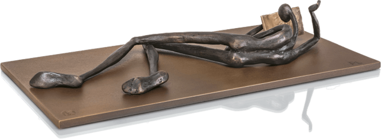 Bronzefigur Reader von Patricia Losada Casanova